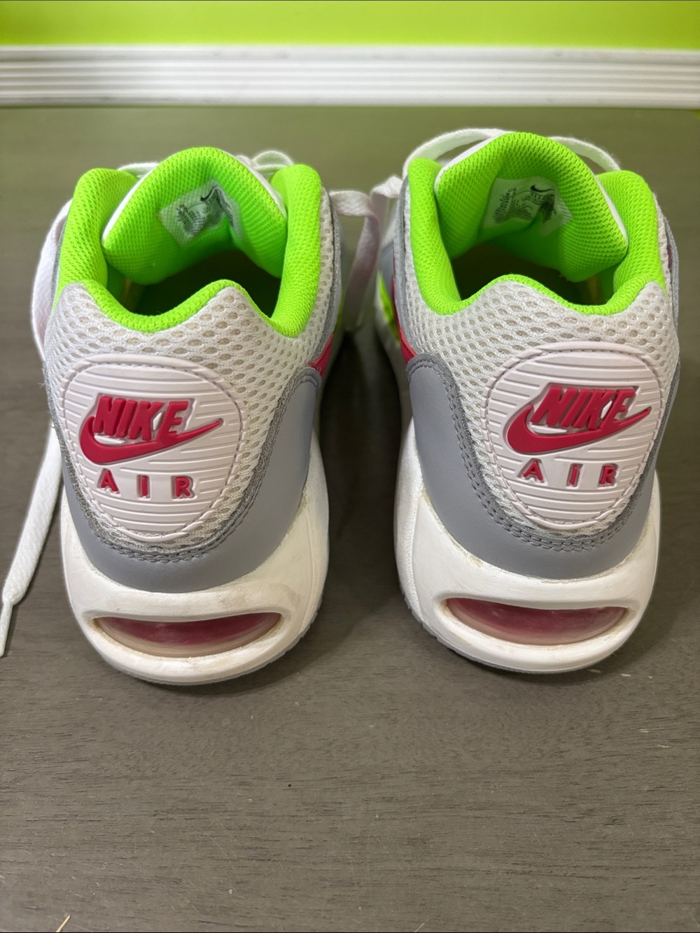 Nike Women’s Air Max Correlate (size 9.5) - Picture 4 of 9
